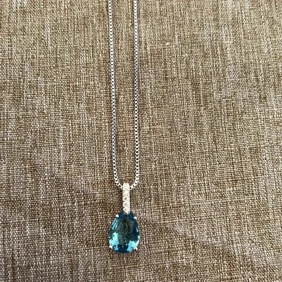 S925 Sterling Silver Simulated Blue Topaz Pendant/Necklace - Picture 5 of 8